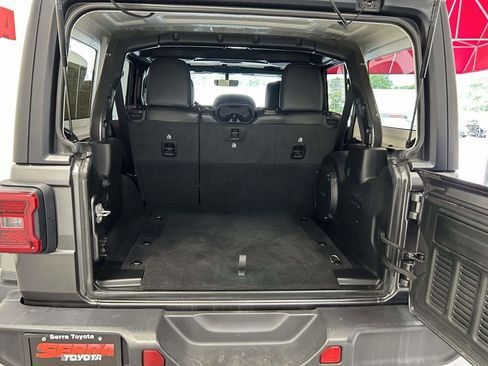 Used 2023 Jeep Wrangler Unlimited Rubicon w/ Xtreme 35 Tire Package AWD/4WD image 13