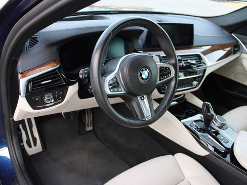 Used 2020 BMW 540i xDrive w/ Executive Package image 45