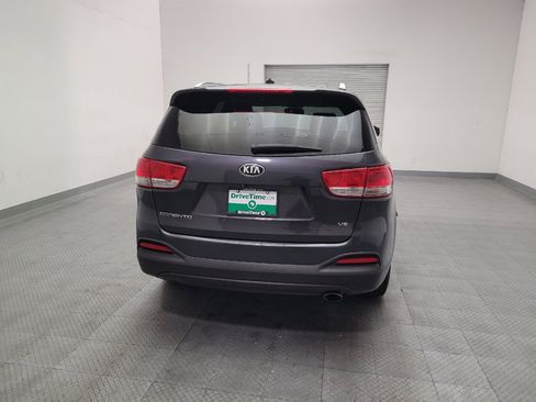 Used 2017 Kia Sorento LX FWD image 7