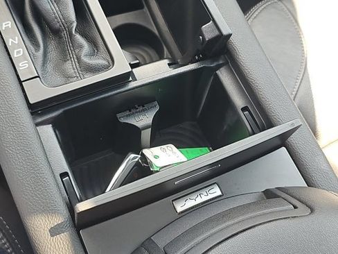 Used 2017 Ford Taurus SEL w/ Equipment Group 201A FWD image 26