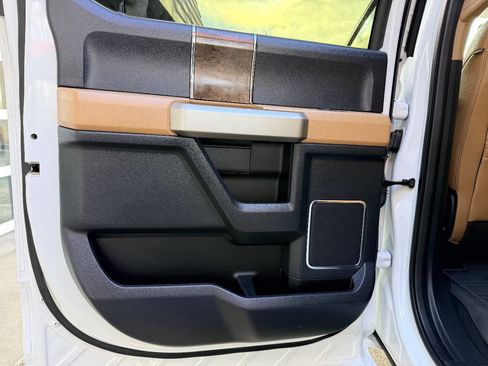 Used 2022 Ford F250 Lariat w/ Lariat Value Package image 30