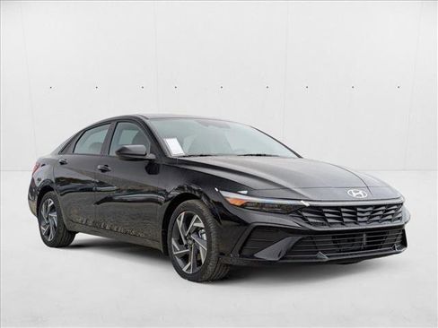 New 2025 Hyundai Elantra SEL image 7