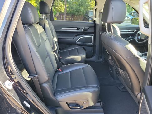 Used 2022 Kia Telluride S FWD image 12