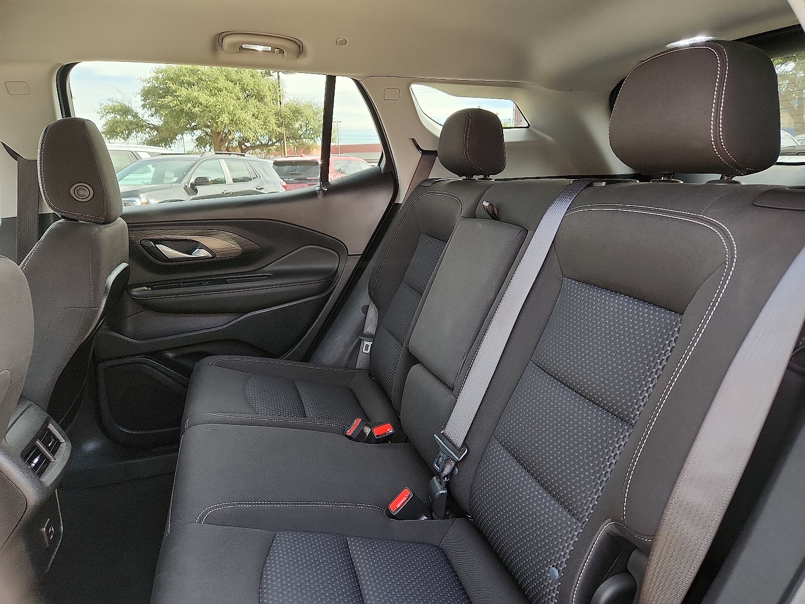 Used 2023 GMC Terrain SLE w/ Driver Convenience Package FWD image 12