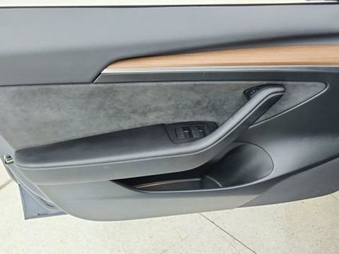 Used 2023 Tesla Model 3 Performance image 35