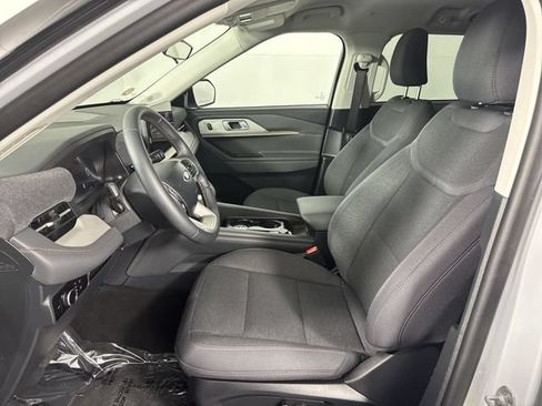 Used 2026 Ford Explorer Active AWD/4WD image 19