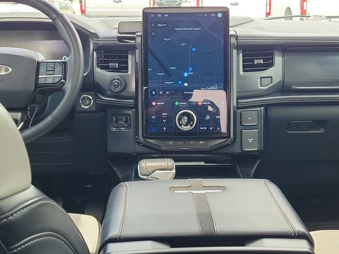 Used 2023 Ford F150 Lightning Platinum AWD/4WD image 15