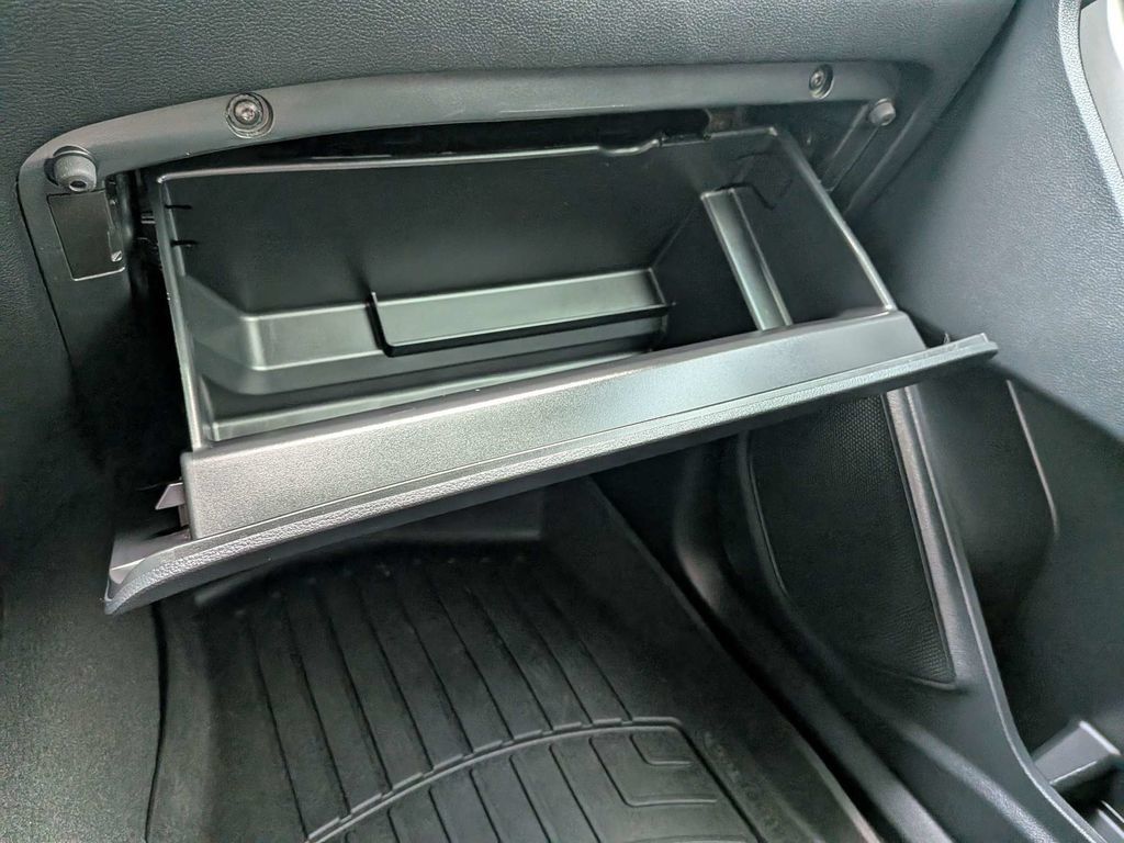 Used 2024 Ford Explorer Limited RWD image 28