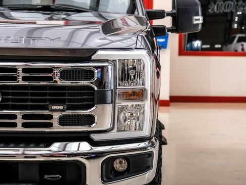 Used 2023 Ford F250 XLT w/ FX4 Off-Road Package AWD/4WD image 54