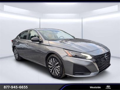 Used 2024 Nissan Altima 2.5 SV