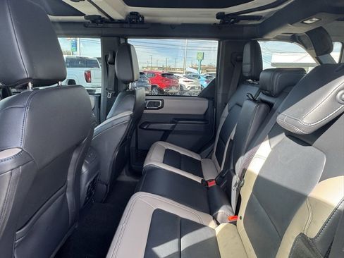 Used 2024 Ford Bronco Wildtrak image 2