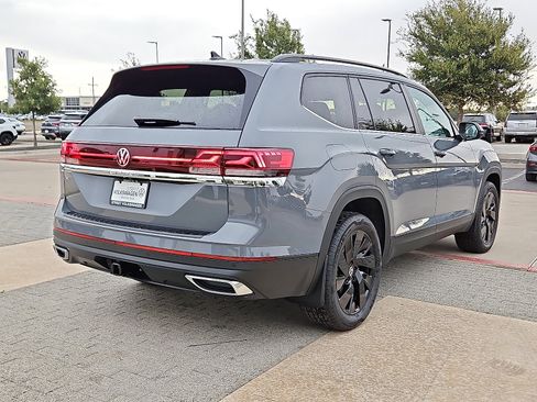 New 2026 Volkswagen Atlas SE image 3
