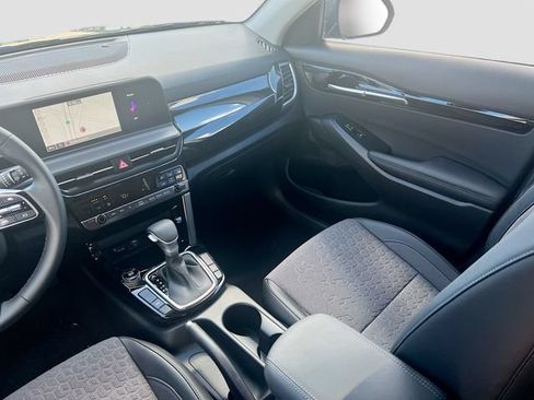 New 2026 Kia Seltos S FWD image 22