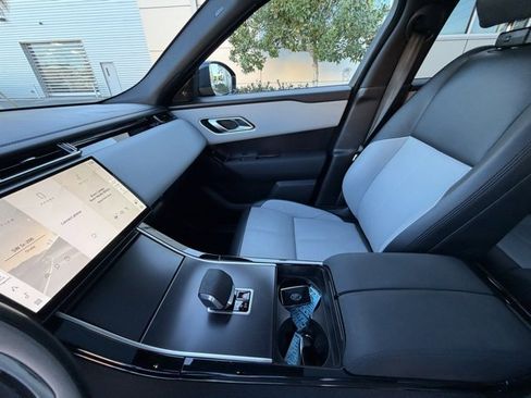 Used 2026 Land Rover Range Rover Velar Dynamic SE image 16