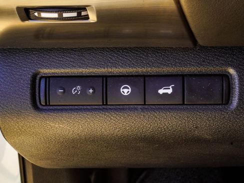 Used 2023 Nissan Pathfinder SL w/ Lighting Package (N92) AWD/4WD image 29