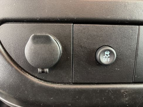 Used 2021 Chevrolet Express 2500 w/ Driver Convenience Package image 20