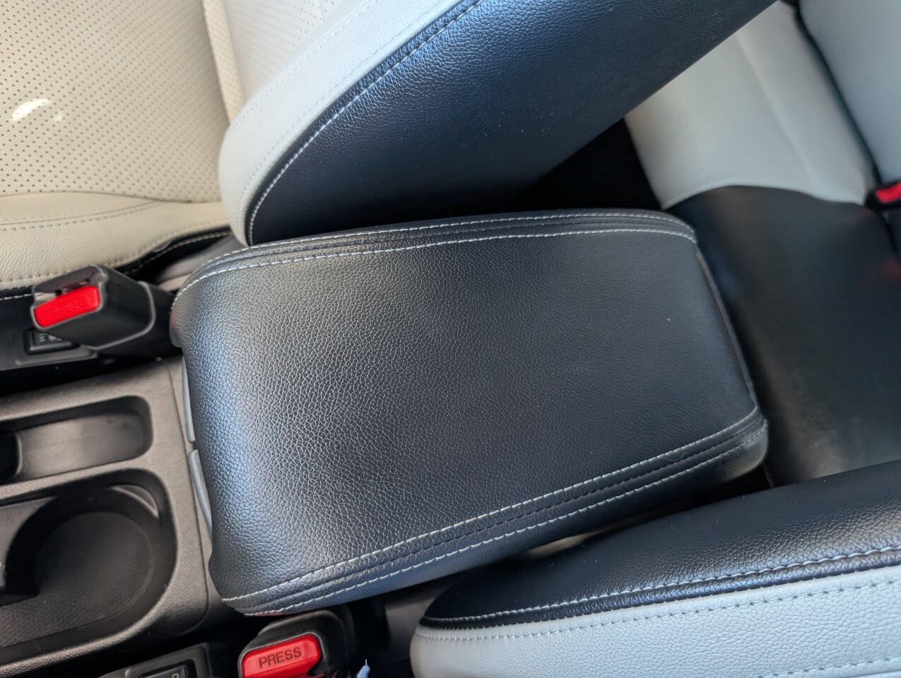 Used 2013 Mitsubishi Outlander Sport LE AWD/4WD image 27
