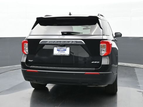 Used 2023 Ford Explorer XLT image 7