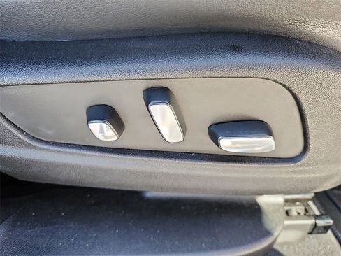 Used 2023 Cadillac XT6 Premium Luxury image 8