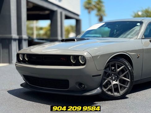 Used 2017 Dodge Challenger R/T Scat Pack RWD image 4