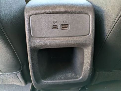 Used 2025 Chevrolet Trax LT w/ LT Convenience Package image 18