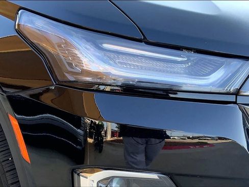 Used 2023 Chevrolet Traverse RS AWD/4WD image 27