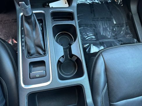 Used 2017 Ford Escape Titanium w/ Equipment Group 301A AWD/4WD image 19