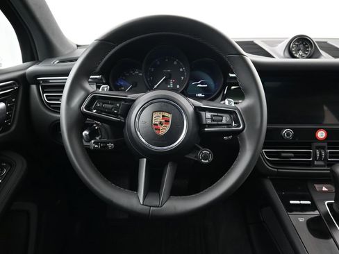 Used 2026 Porsche Macan image 13
