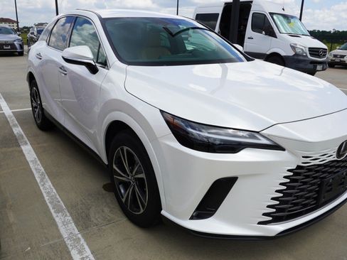 Used 2025 Lexus RX 350 FWD w/ Technology Package image 3