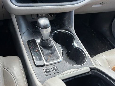 Used 2018 Toyota Highlander XLE FWD image 12