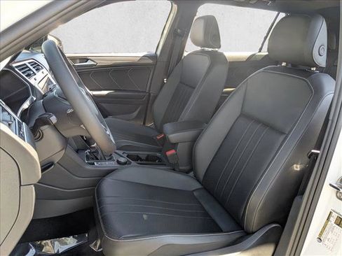 Used 2023 Volkswagen Tiguan SE R-Line AWD/4WD image 17