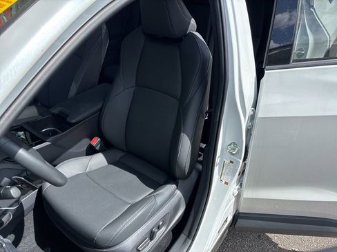 Used 2023 Subaru Solterra AWD image 4