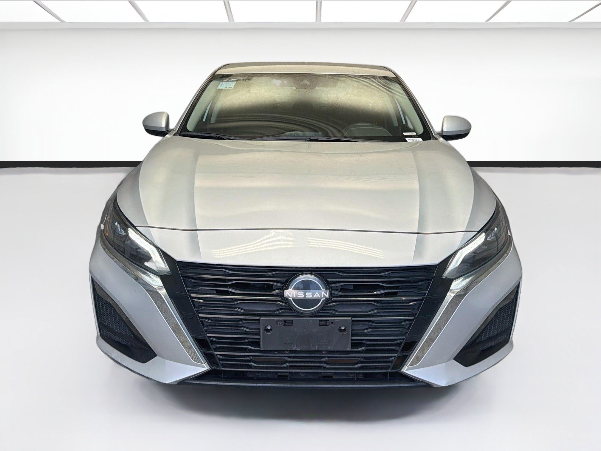 Used 2023 Nissan Altima 2.5 S FWD image 2