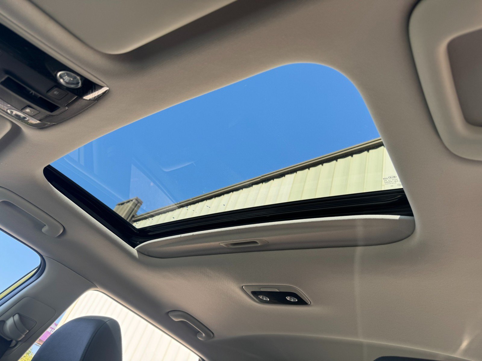 Used 2021 Kia Seltos SX w/ SX Sunroof Package AWD/4WD image 11
