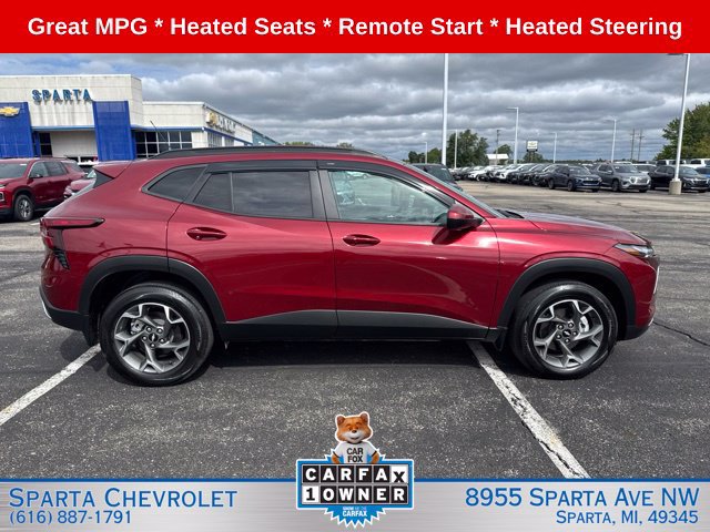 Used 2025 Chevrolet Trax LT w/ Driver Confidence Package FWD image 2