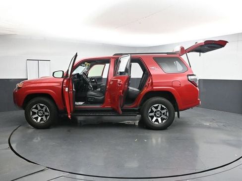 Used 2024 Toyota 4Runner TRD Off-Road Premium AWD/4WD image 39
