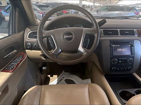 Used 2013 GMC Yukon SLT w/ SLT-2 Equipment Package AWD/4WD image 6