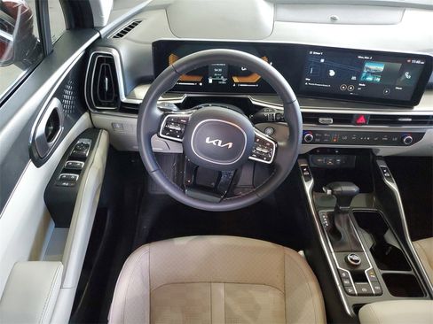 Certified 2025 Kia Sorento S image 11