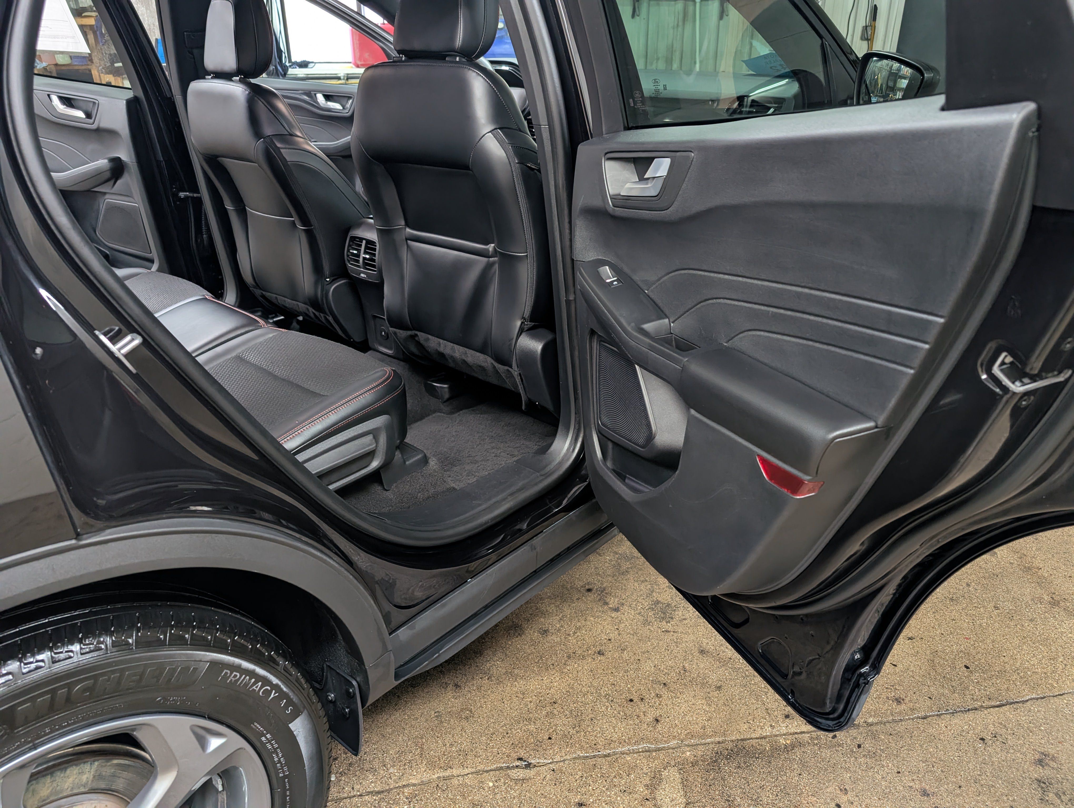 Used 2025 Ford Escape ST-Line AWD/4WD image 10
