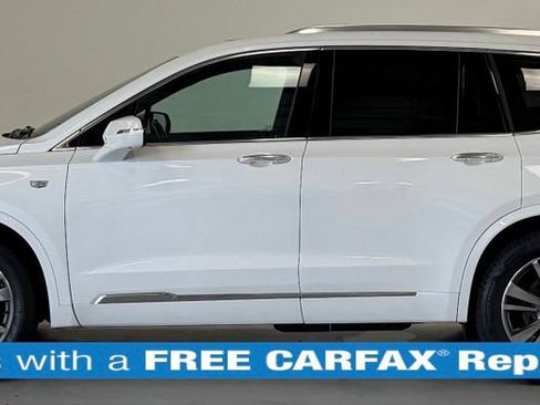 Used 2021 Cadillac XT6 Premium Luxury FWD image 2