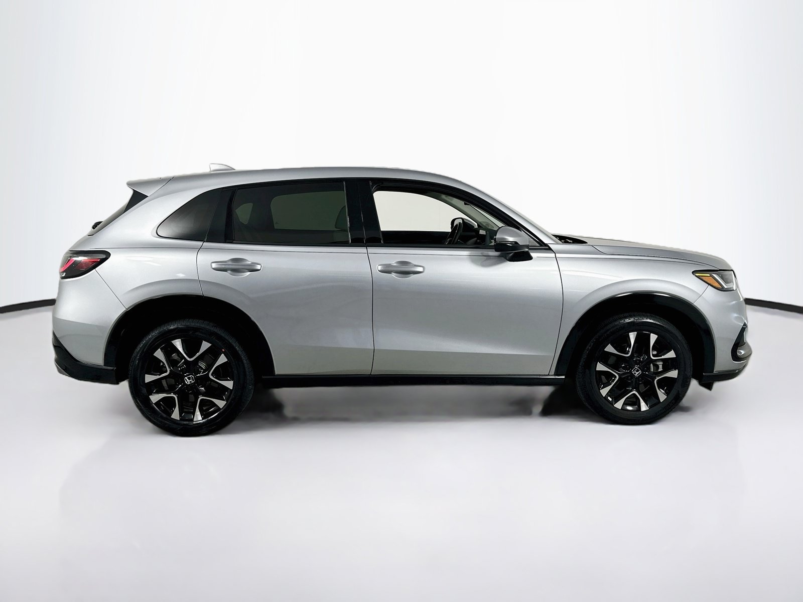 Used 2026 Honda HR-V EX-L image 4