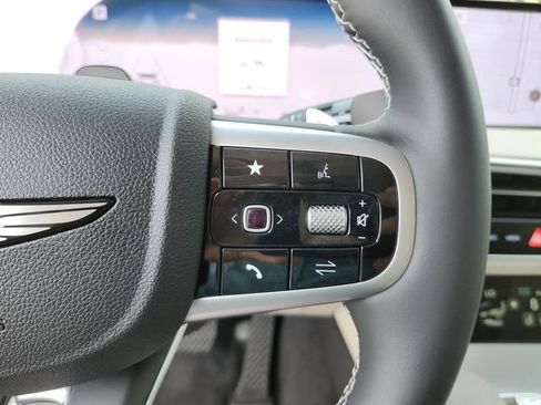 Used 2026 Genesis GV70 2.5T Advanced w/ G1 Accessory Package AWD/4WD image 35