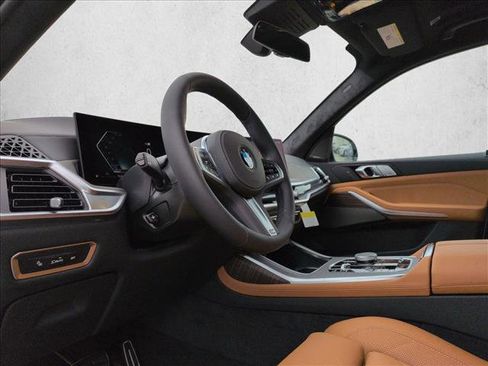 New 2026 BMW X7 xDrive40i image 3