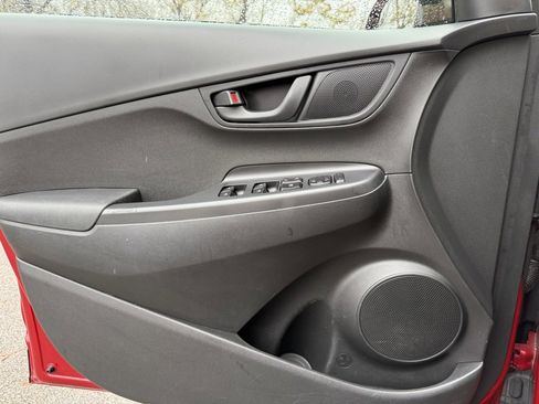 Used 2019 Hyundai Kona SE image 23