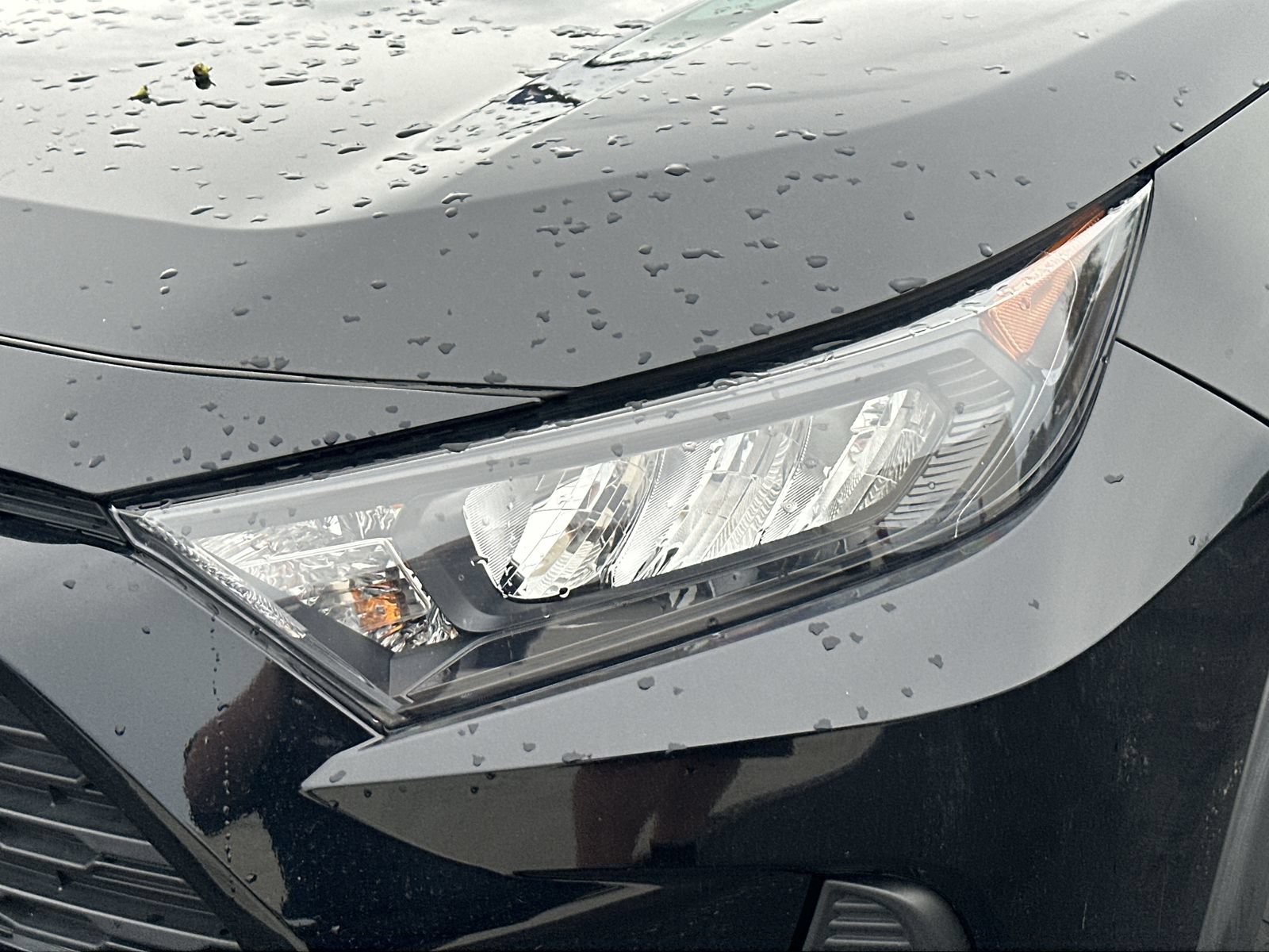 Used 2022 Toyota RAV4 LE AWD/4WD image 11