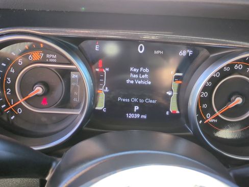 Used 2023 Jeep Wrangler Unlimited Sahara image 19