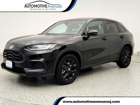 Used 2025 Honda HR-V Sport image 1