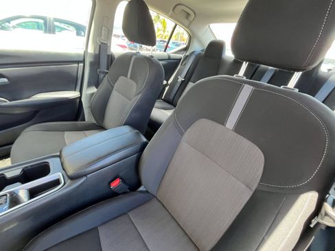 Used 2025 Nissan Sentra SV FWD image 32