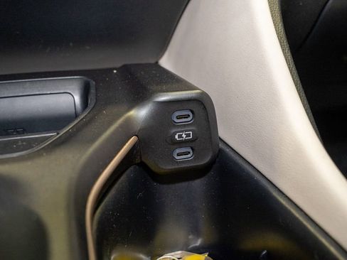 Used 2023 Toyota Crown Limited image 17