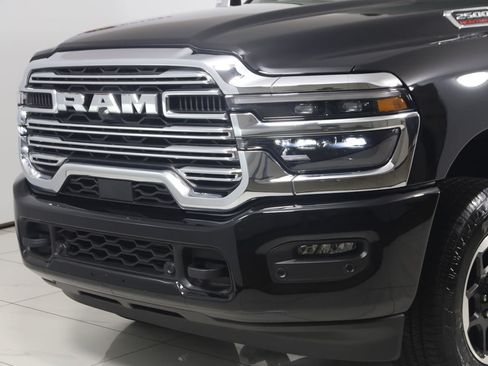 Used 2025 RAM 2500 Laramie AWD/4WD image 49